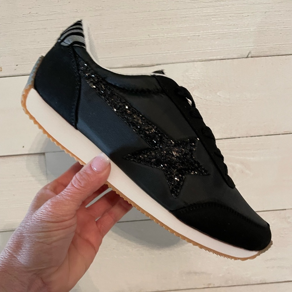 Very G Vintage Black Sneakers.